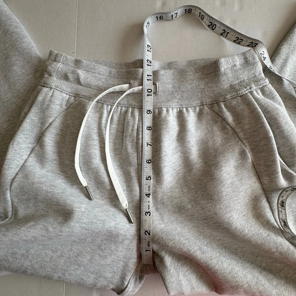 Lululemon Scuba High-Rise Relaxed Jogger Heathered Core Ultra Light Grey size 4 - Picture 14 of 15